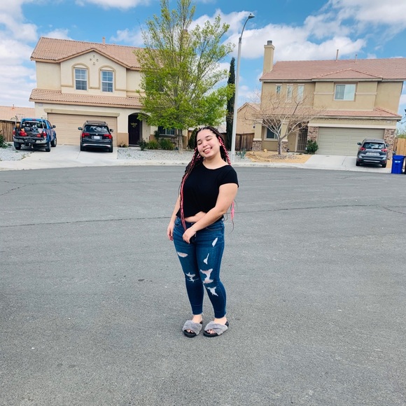 Meet your Posher, Marissa - Picture 1 of 1